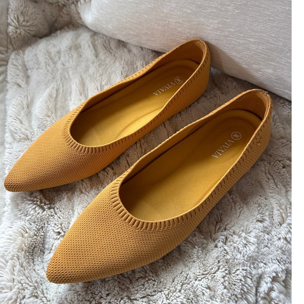 VIVAIA Pointed Toe Ballet Flats in Mustard Yellow Size 9.5